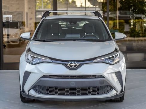 Used 2020 Toyota C-HR XLE FWD image 5