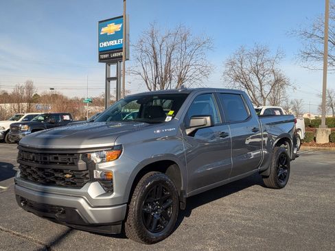 Certified 2025 Chevrolet Silverado 1500 Custom w/ Turbomax Blackout Package image 5