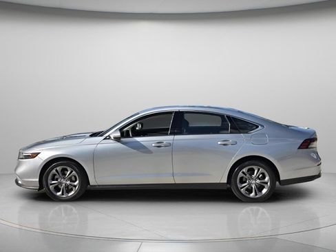 Certified 2024 Honda Accord EX image 4