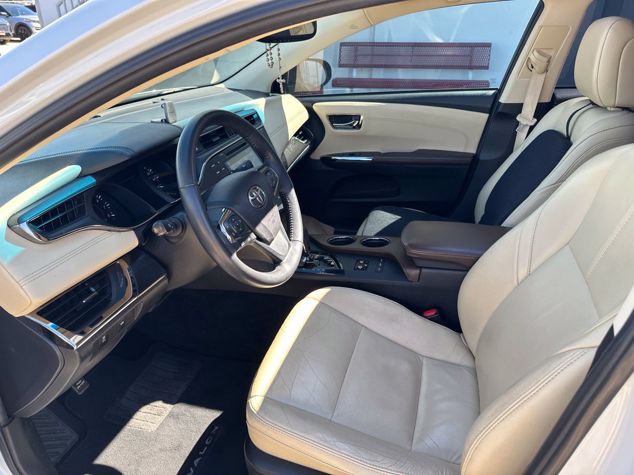 Used 2016 Toyota Avalon XLE Plus FWD image 4