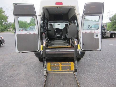 Used 2010 Ford E-250 and Econoline 250 RWD image 2