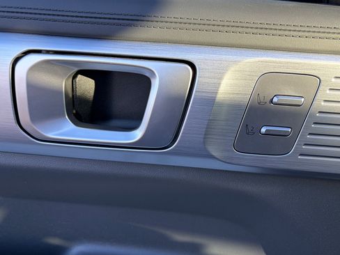 Used 2024 Hyundai Santa Fe Limited image 9