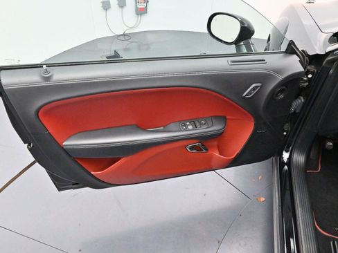 Used 2022 Dodge Challenger SRT Hellcat image 9