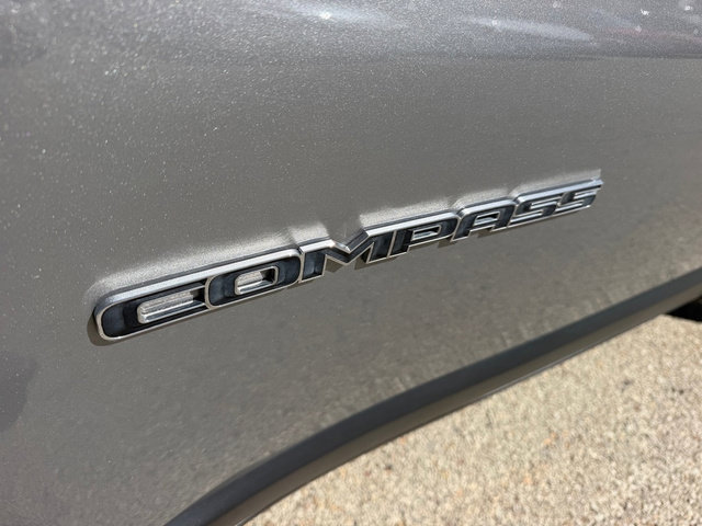 Used 2022 Jeep Compass Limited AWD/4WD image 12