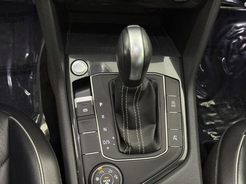 Used 2021 Volkswagen Tiguan SEL Premium R-Line image 21