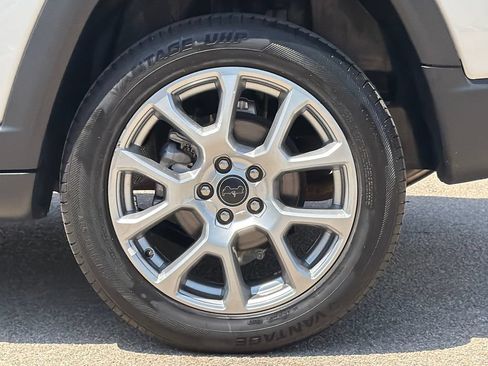 Used 2025 Jeep Compass Limited AWD/4WD image 13