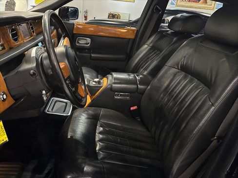 Used 2006 Rolls-Royce Phantom Sedan RWD image 23