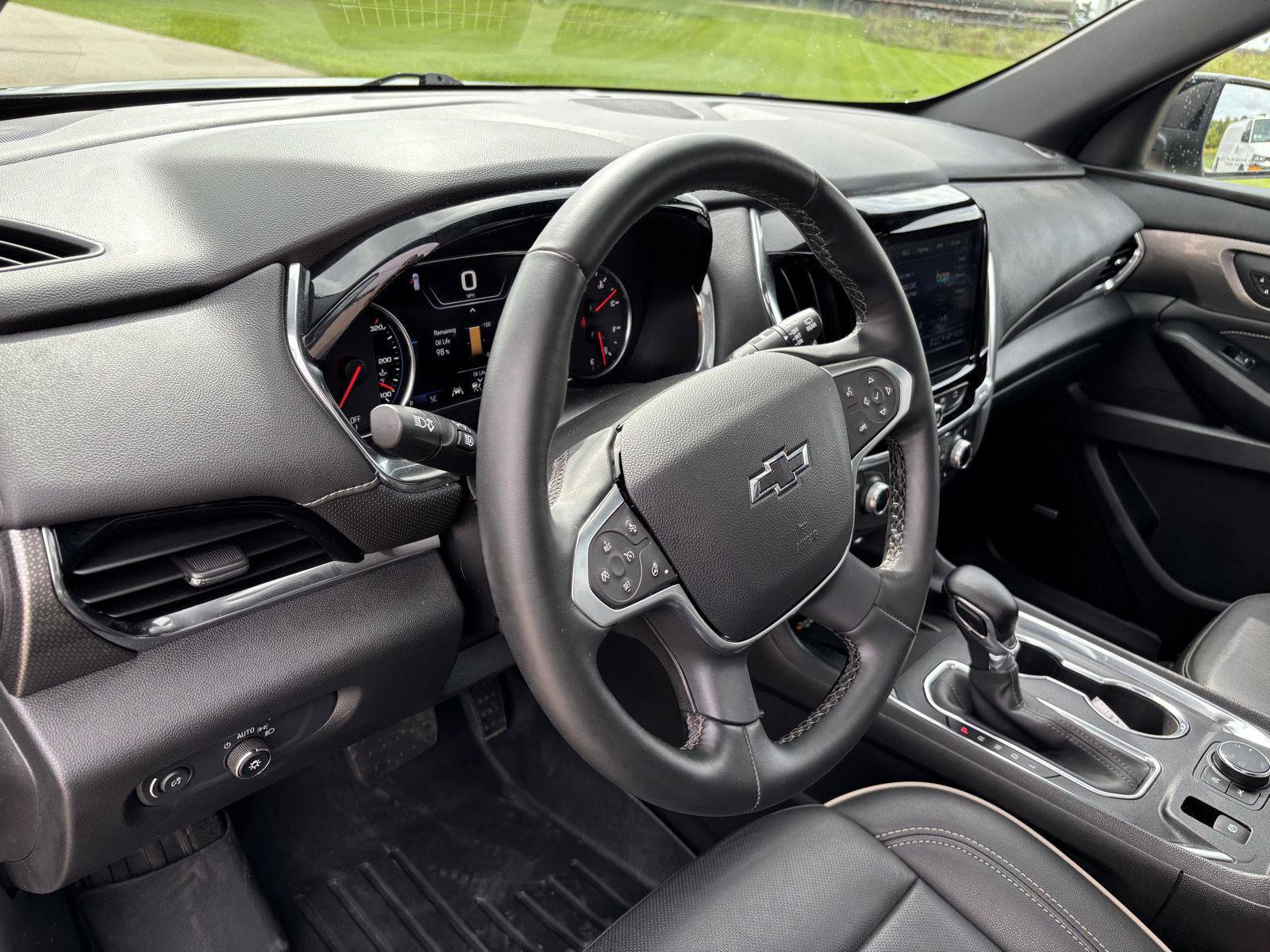 Used 2023 Chevrolet Traverse Premier w/ Redline Edition AWD/4WD image 18