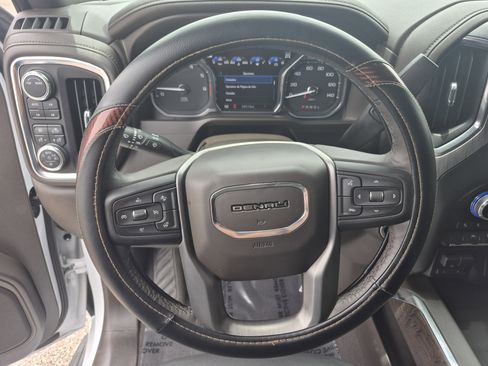 Used 2021 GMC Sierra 1500 Denali w/ Driver Alert Package II AWD/4WD image 9