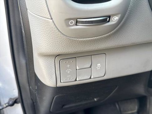 Used 2016 Kia Soul + FWD image 14