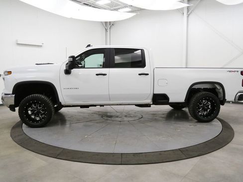 Used 2024 Chevrolet Silverado 2500 W/T w/ WT Convenience Package AWD/4WD image 4