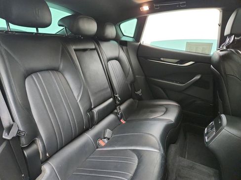 Used 2020 Maserati Levante AWD/4WD image 29