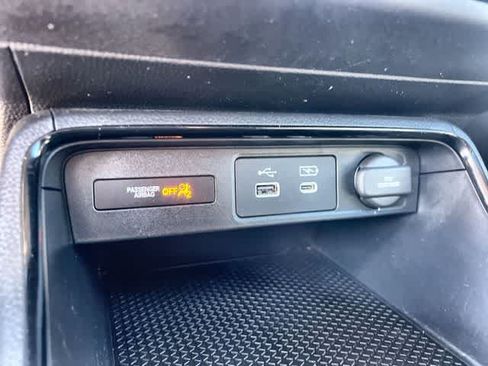 Used 2025 Honda CR-V EX image 10