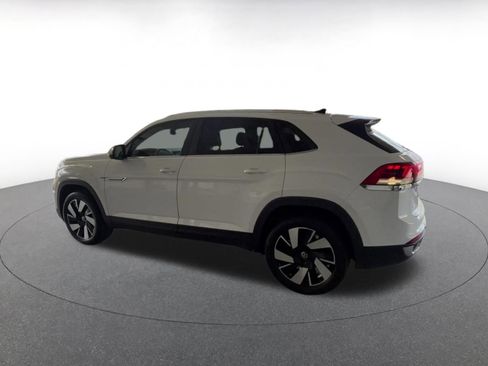 Used 2025 Volkswagen Atlas Cross Sport SE FWD image 10
