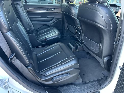 Used 2023 Jeep Grand Cherokee L Limited image 22