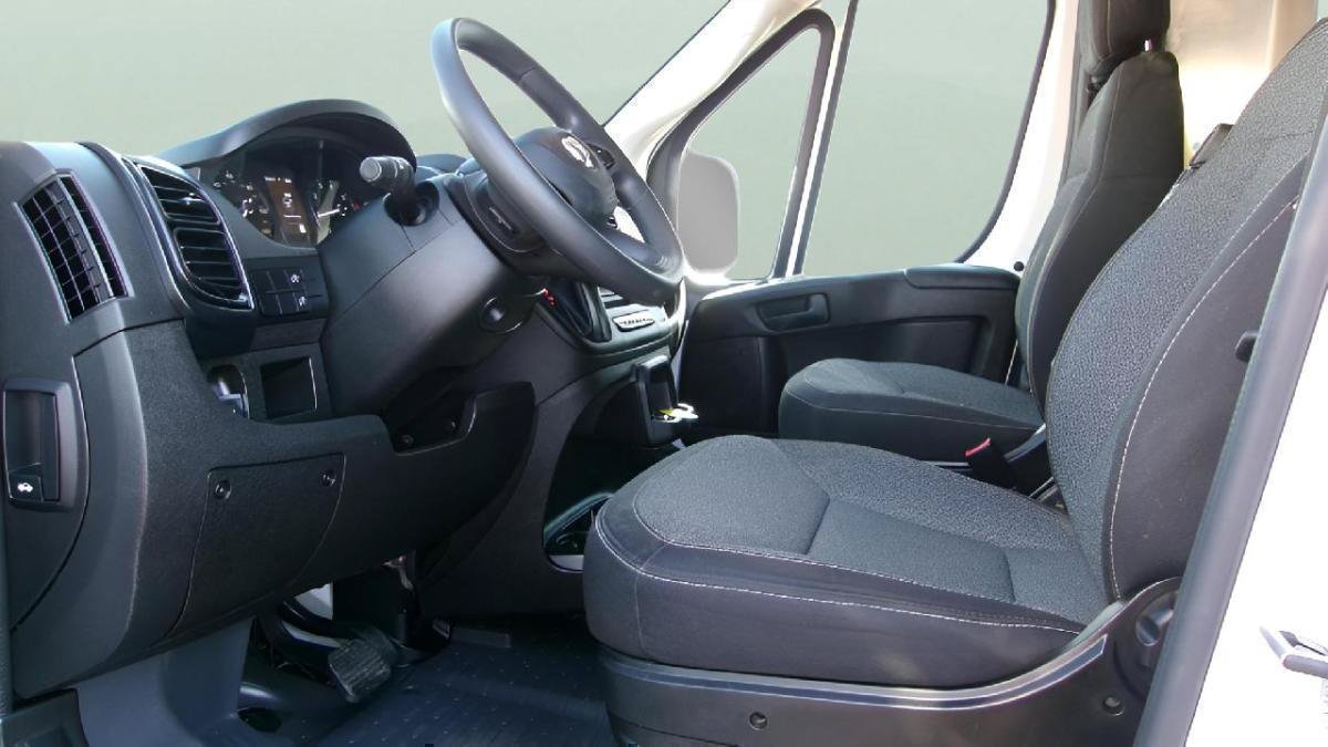 Used 2025 RAM ProMaster 2500 FWD image 10