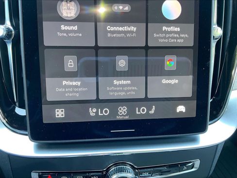New 2026 Volvo XC90 T8 Plus w/ Protection Package Premier AWD/4WD image 22