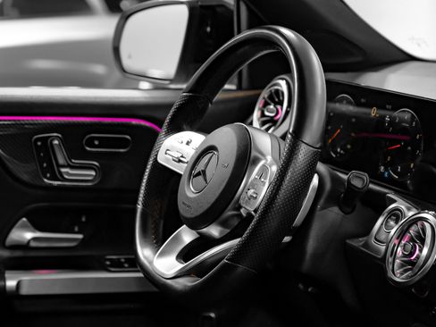 Used 2023 Mercedes-Benz GLB 250 image 21