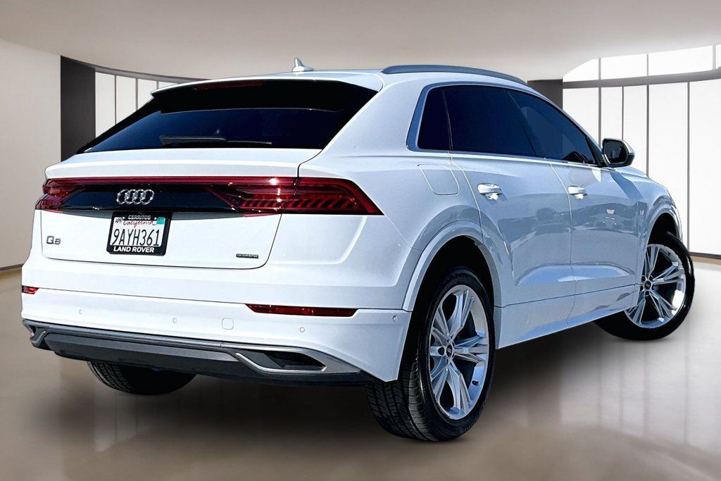 Used 2022 Audi Q8 Premium AWD/4WD image 6