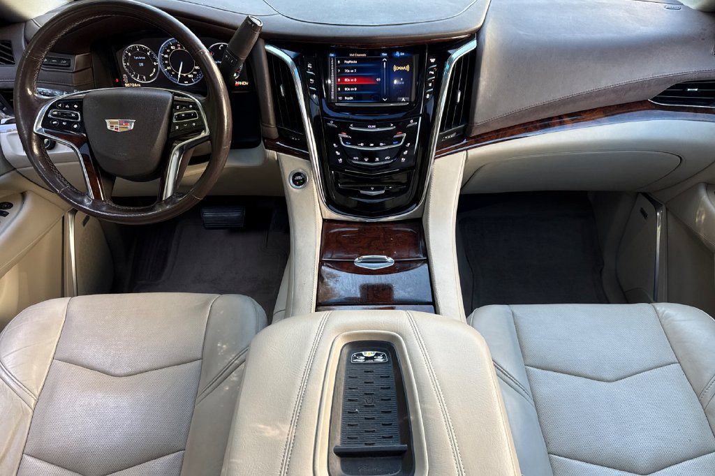 Used 2015 Cadillac Escalade ESV Luxury AWD/4WD image 5