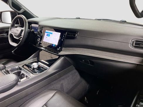 Used 2022 Jeep Wagoneer Series III w/ Flexible Seating Group image 31