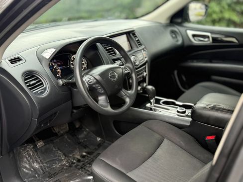 Used 2020 Nissan Pathfinder S AWD/4WD image 16