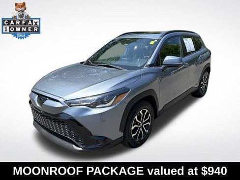 Used 2023 Toyota Corolla Cross AWD Hybrid w/ Moonroof Package image 3