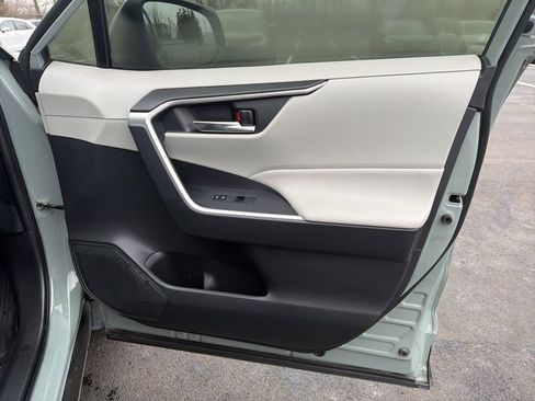 Used 2019 Toyota RAV4 XLE image 27