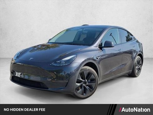 Used 2025 Tesla Model Y Long Range RWD image 1