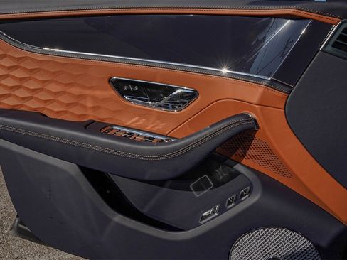 New 2026 Bentley Flying Spur Plug-In Hybrid image 32