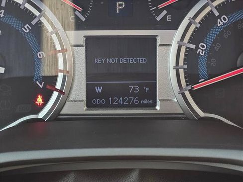 Used 2015 Toyota 4Runner Limited AWD/4WD image 30