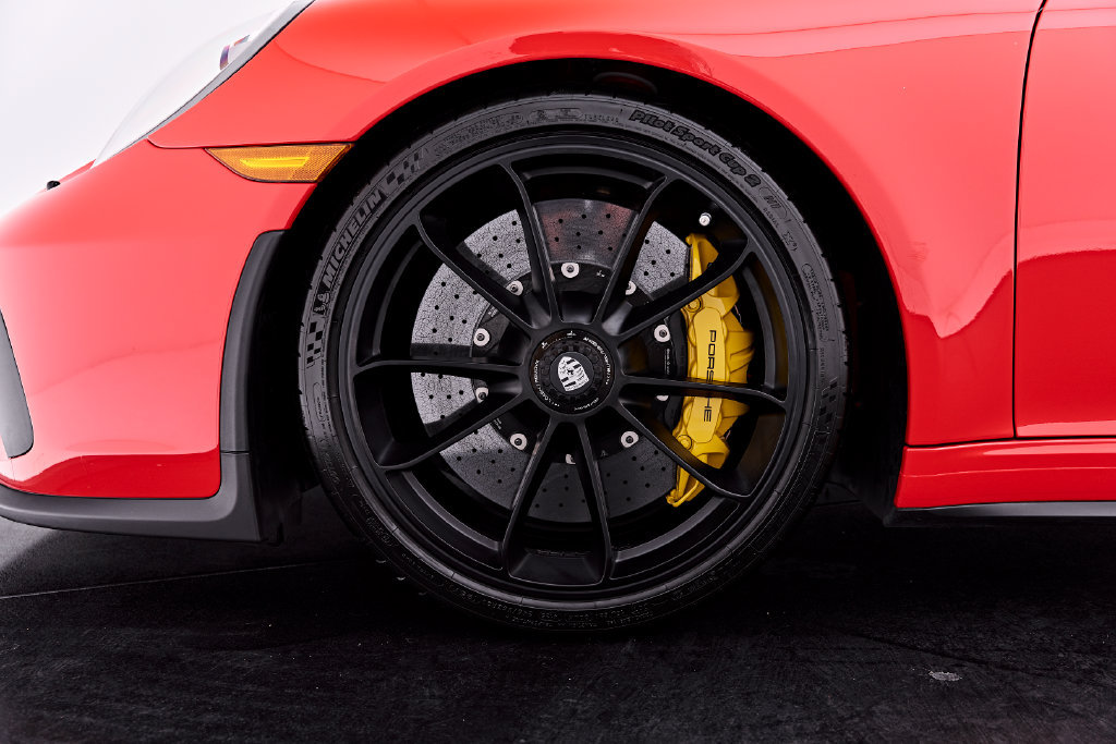Used 2019 Porsche 911 Speedster w/ Chrono Package RWD image 3