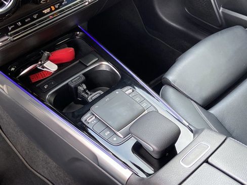 Used 2021 Mercedes-Benz GLB 250 4MATIC image 39