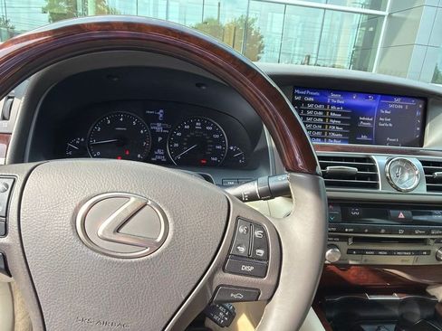 Used 2017 Lexus LS 460 w/ Comfort Package RWD image 5