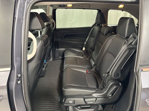 Used 2025 Honda Odyssey Touring image 5