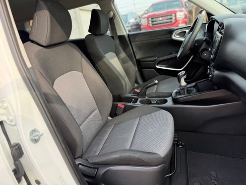 Used 2020 Kia Soul LX FWD image 26