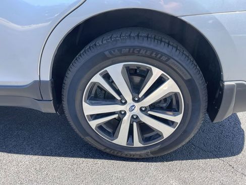 Used 2018 Subaru Outback 2.5i Limited AWD/4WD image 8