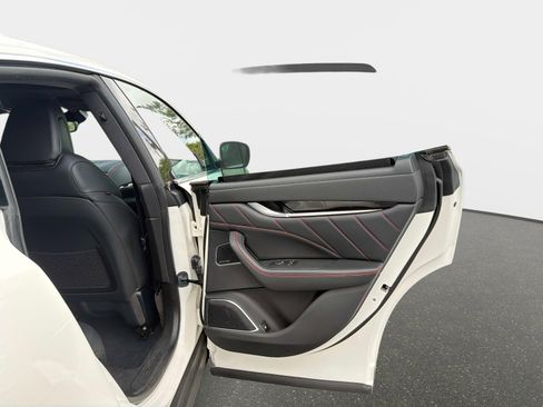 Used 2024 Maserati Levante Modena Ultima image 27