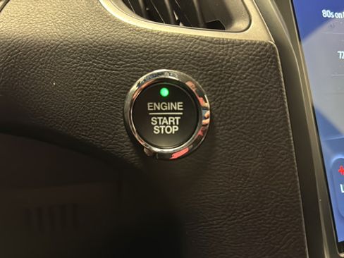 Used 2024 Ford Edge SEL AWD/4WD image 21