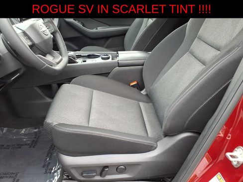 Used 2025 Nissan Rogue SV AWD/4WD image 13