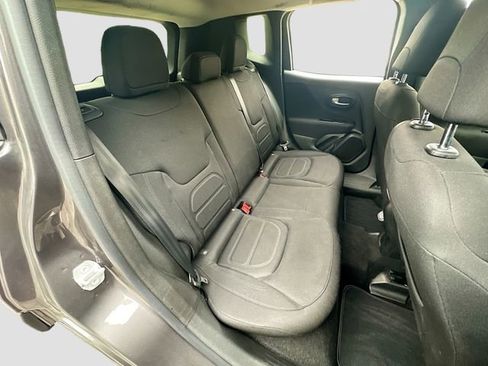 Used 2019 Jeep Renegade Latitude w/ Cold Weather Group AWD/4WD image 25