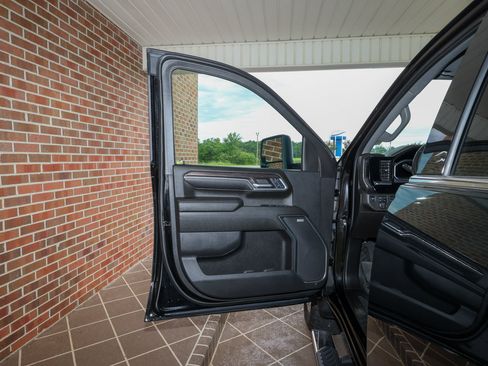 Used 2024 Chevrolet Silverado 2500 LTZ w/ LTZ Convenience Package AWD/4WD image 13