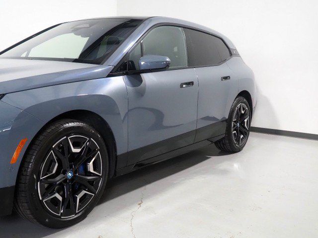 Used 2024 BMW iX xDrive50 w/ Sport Package AWD/4WD image 66