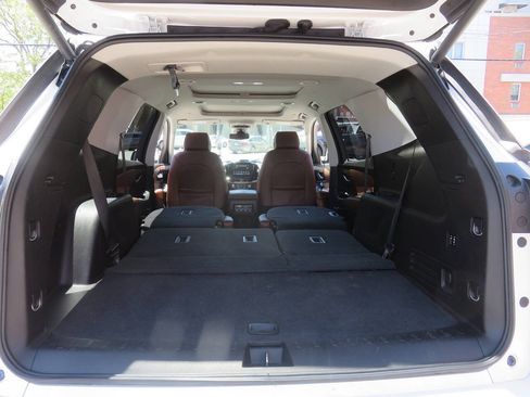 Used 2018 Chevrolet Traverse High Country AWD/4WD image 28