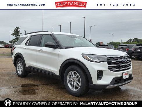 New 2026 Ford Explorer Active RWD image 1