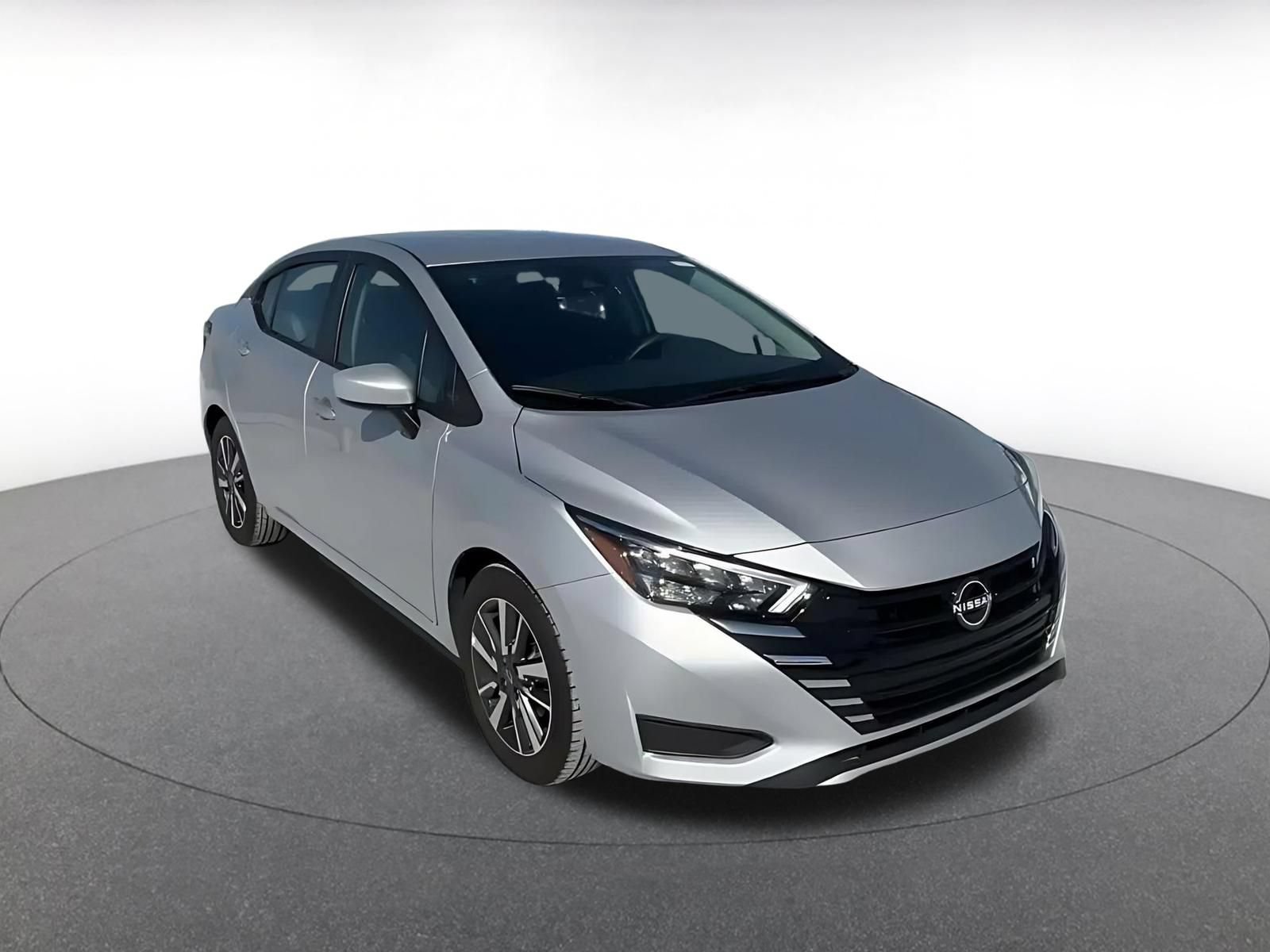 Used 2025 Nissan Versa SV FWD image 3