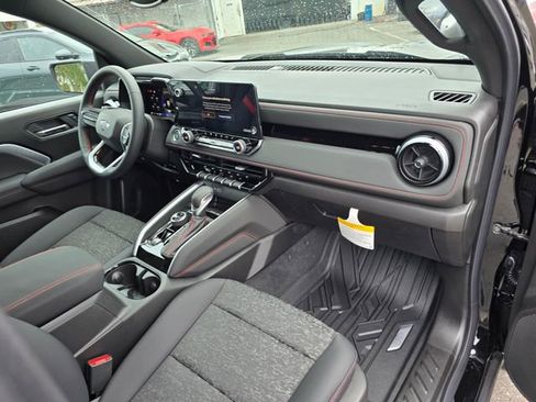 New 2025 Chevrolet Colorado Z71 image 12