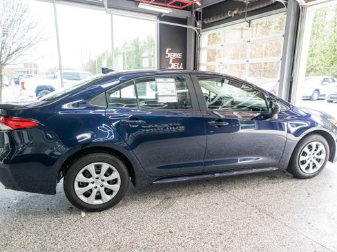 Used 2024 Toyota Corolla LE image 4