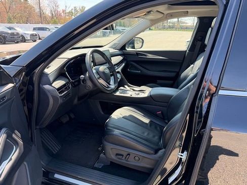 Used 2025 INFINITI QX60 Luxe image 9