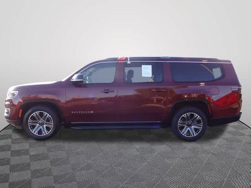 Used 2024 Jeep Wagoneer L Series II w/ Flexible Seating Group AWD/4WD image 2